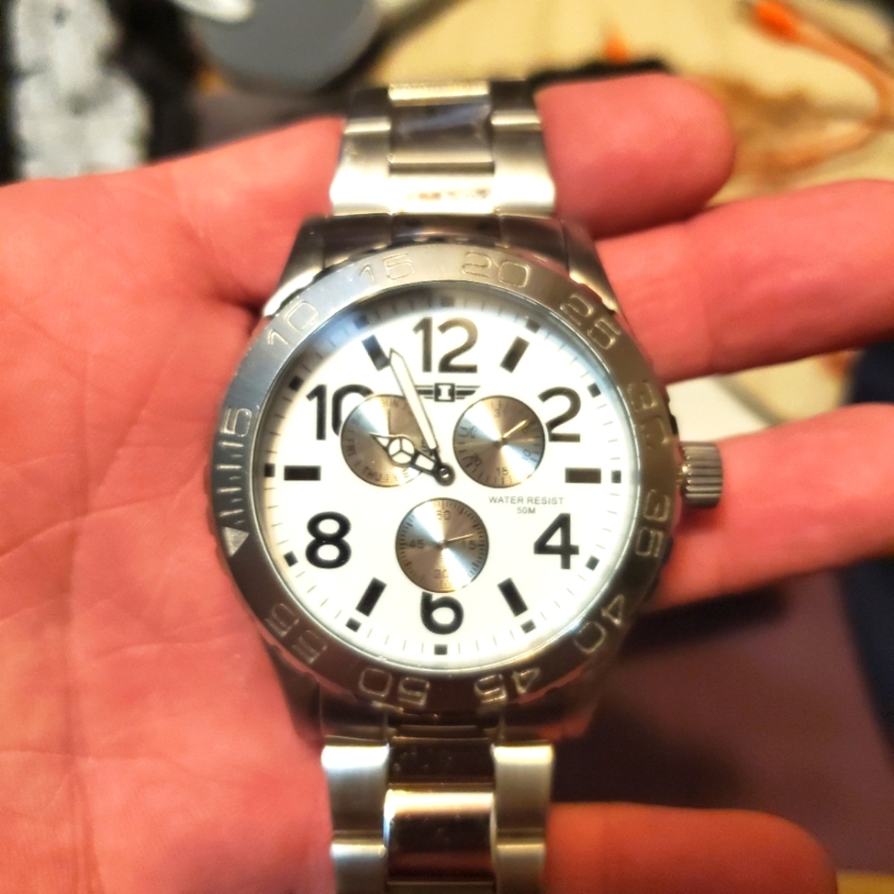 Invicta IBI41704 Mens 50m Silver Rotating Bezel Analog Quartz Watch